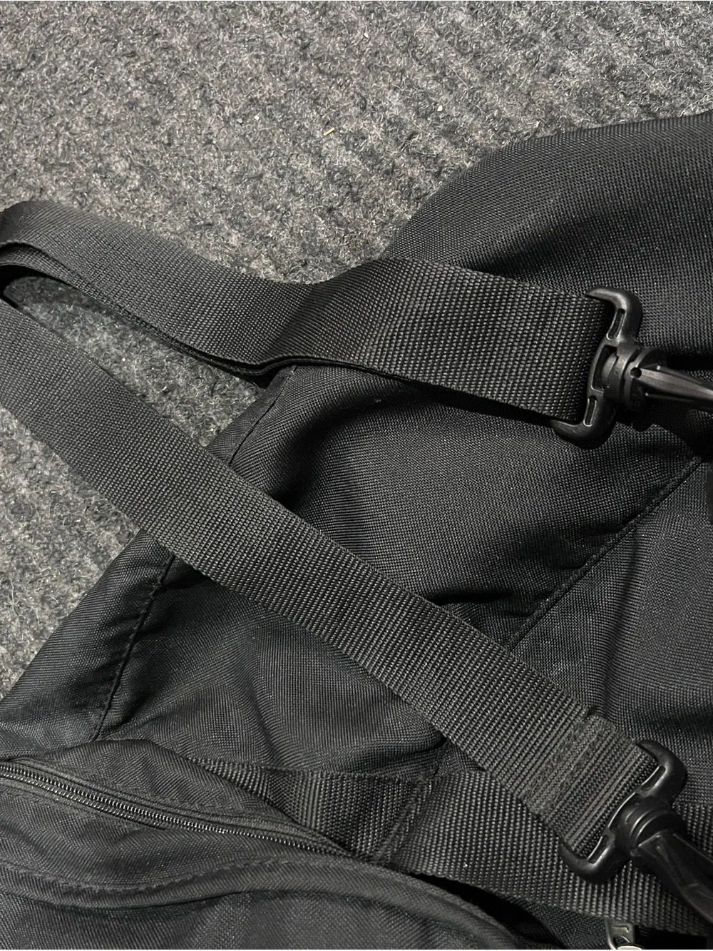 Nike Black Duffle Gym Travel Carry On Bag Weekend Sports Adjustable Strap